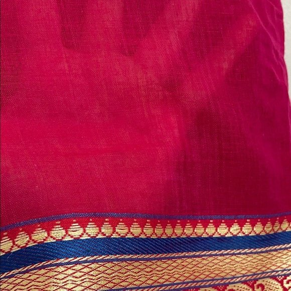 Vibrant Red and Gold Nine yards nauwari Saree - Picture 5 of 6